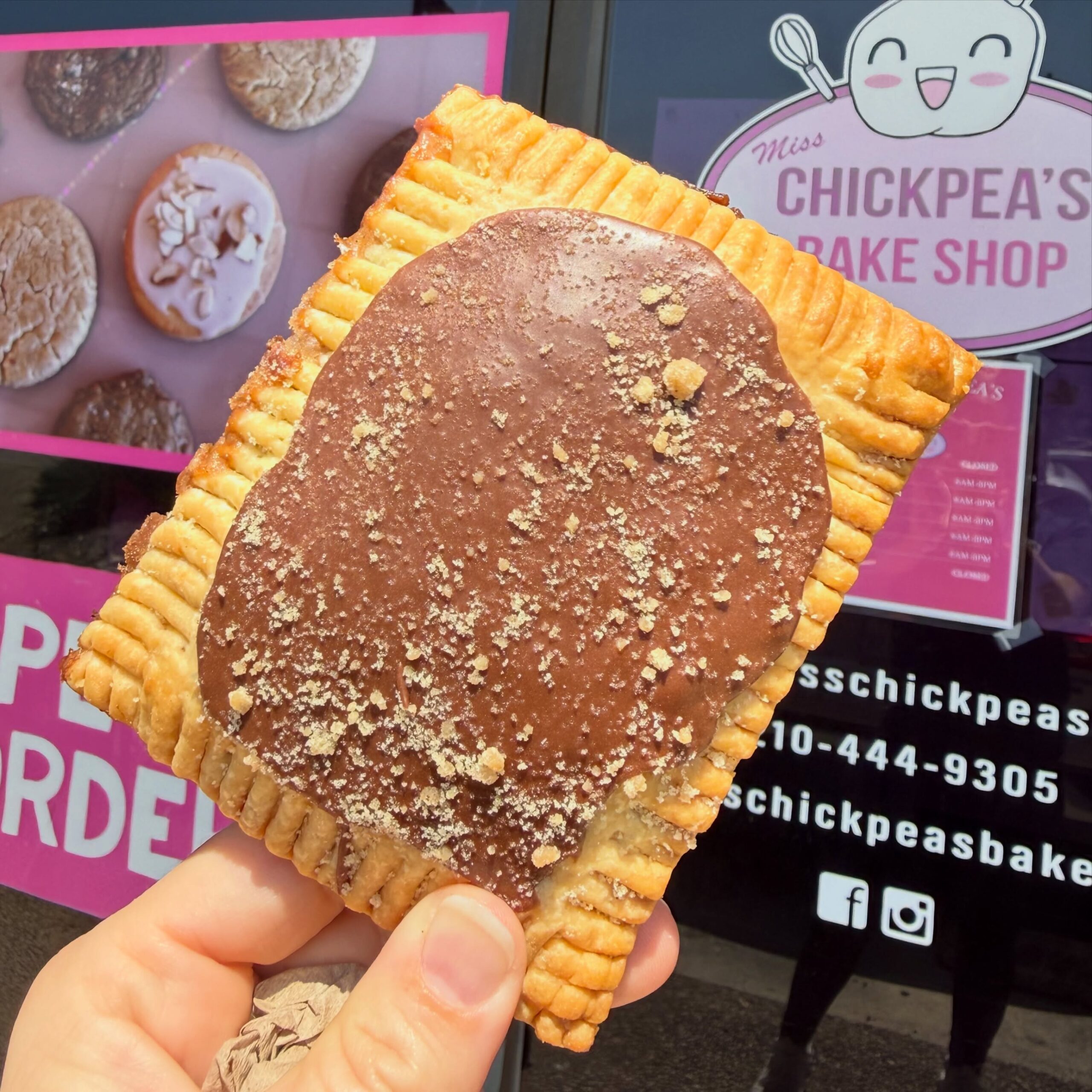 Chocolate hazelnut toaster pastry